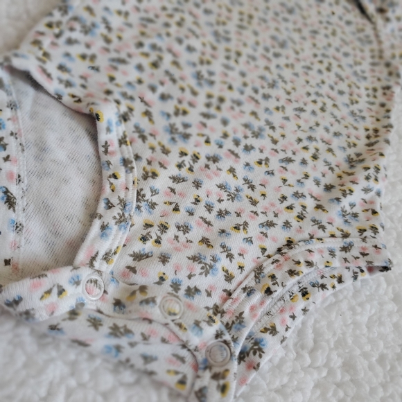 Carter's 9m bodysuit - Picture 2 of 5
